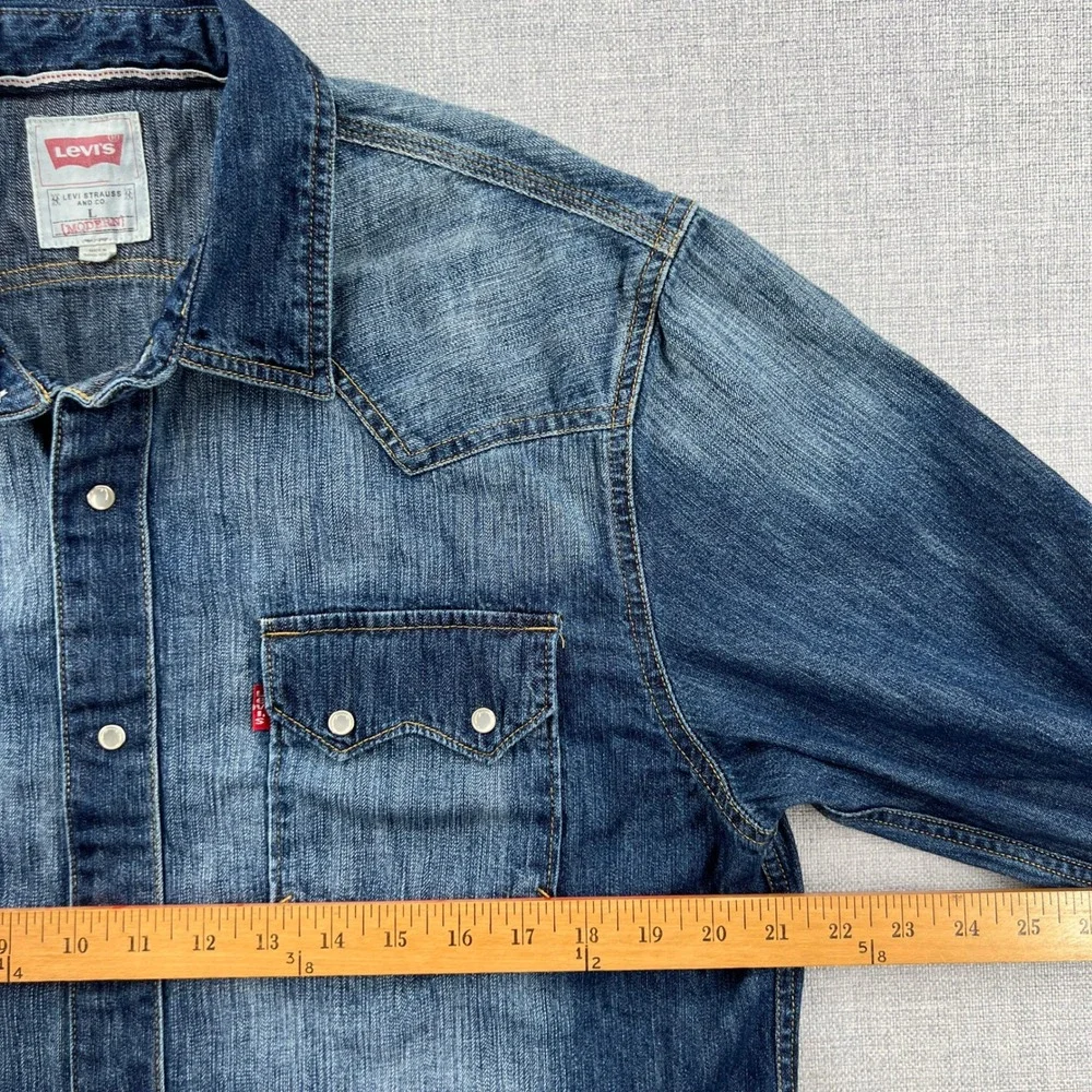 Levis Denim Western Pearl Snap Shirt Mens Large Medium Wash Distressed Sawtooth